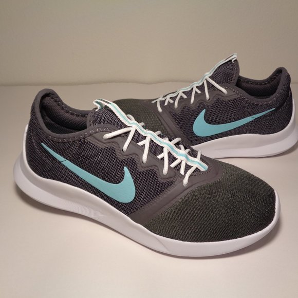 nike viale tech racer